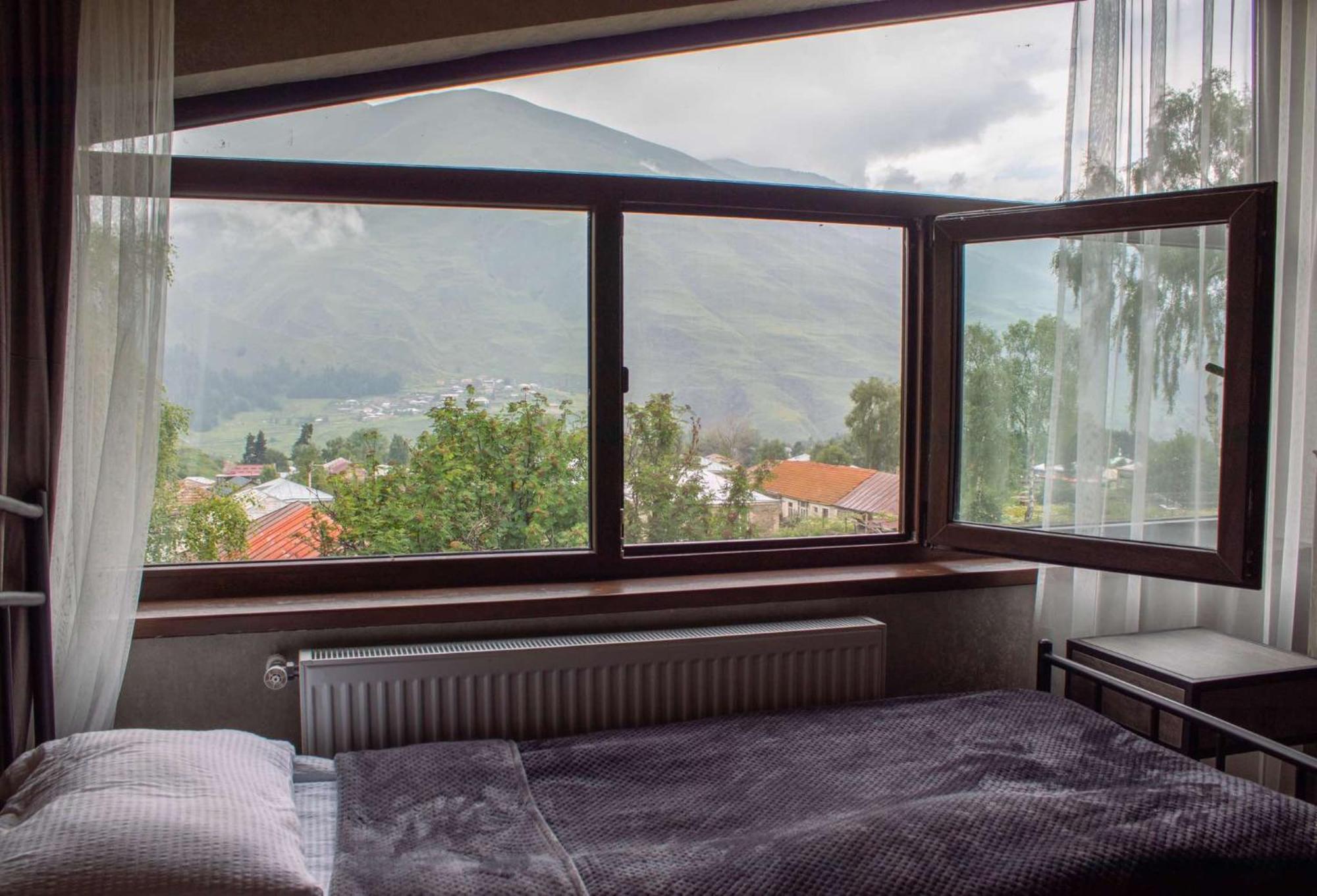 Hotel Garemta Kazbegi Exterior foto